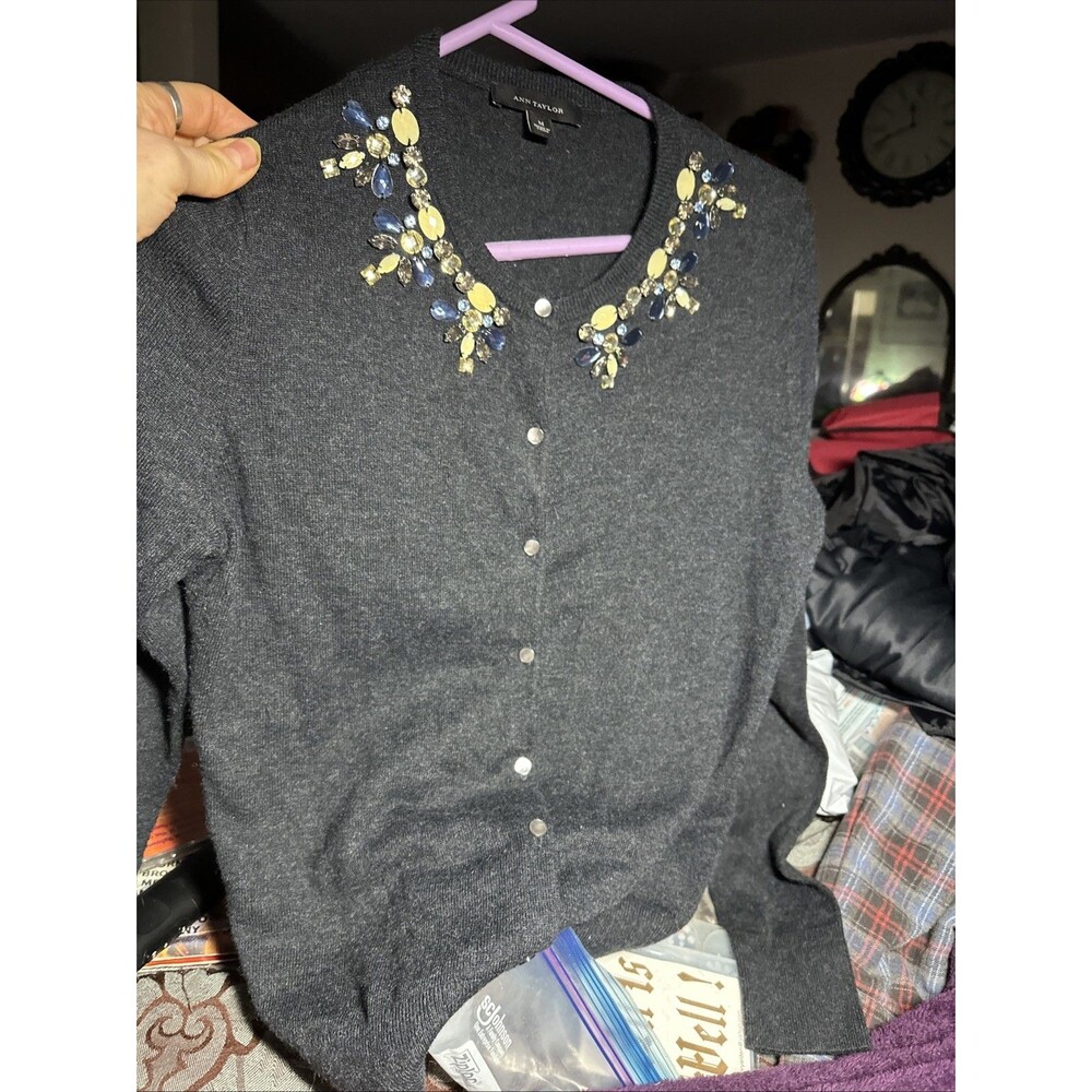 Ann Taylor Women’s Cardigan Sweater Sz M Rhinestone Neckline Gray Beaded 778779
